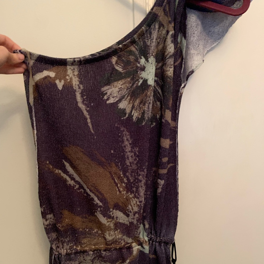 One shoulder top